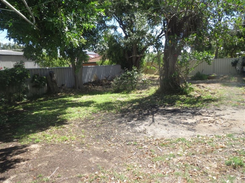 13 South Road, Shoalwater WA 6169