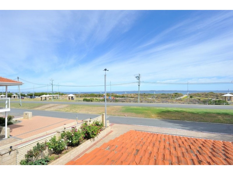 89 Rockingham Beach Road, Rockingham WA 6168