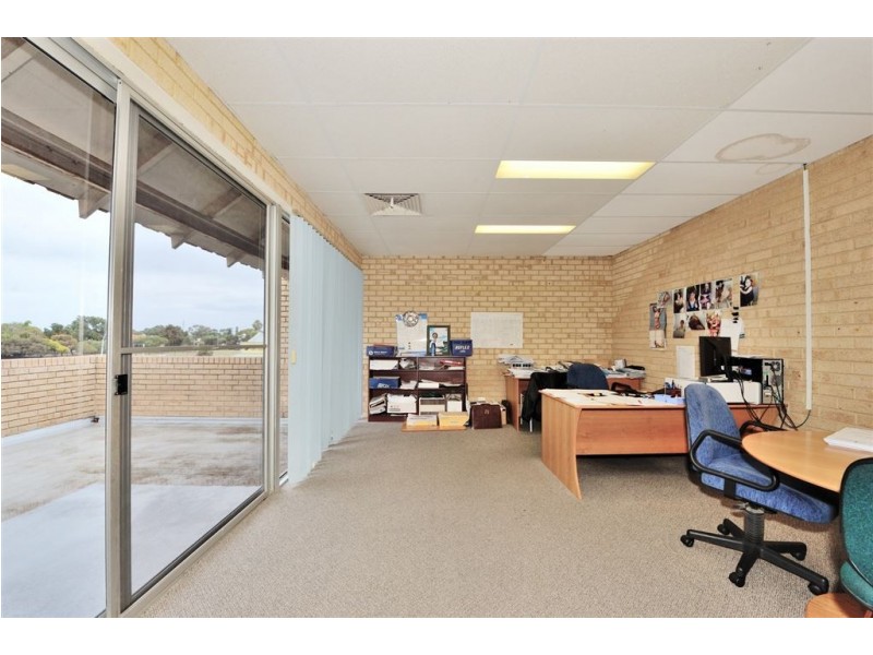 3/11 Robinson Road, Rockingham WA 6168