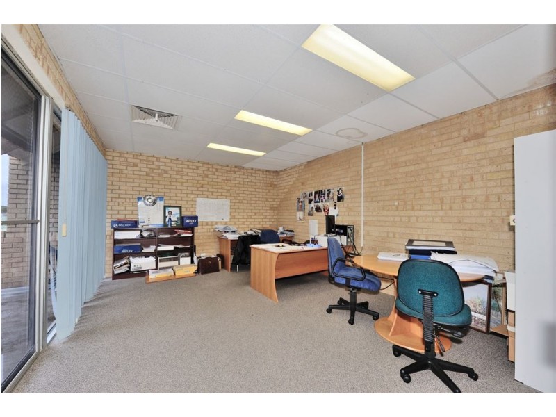 3/11 Robinson Road, Rockingham WA 6168