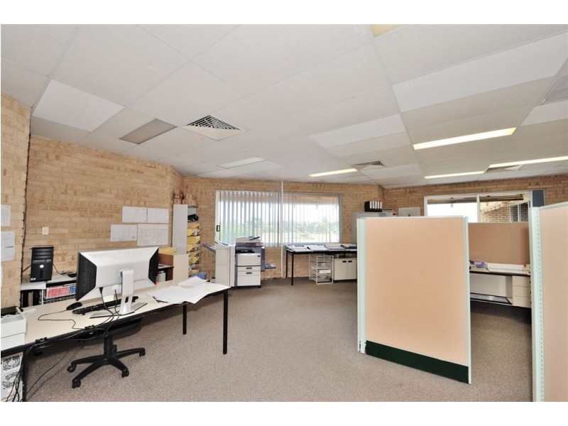 3/11 Robinson Road, Rockingham WA 6168