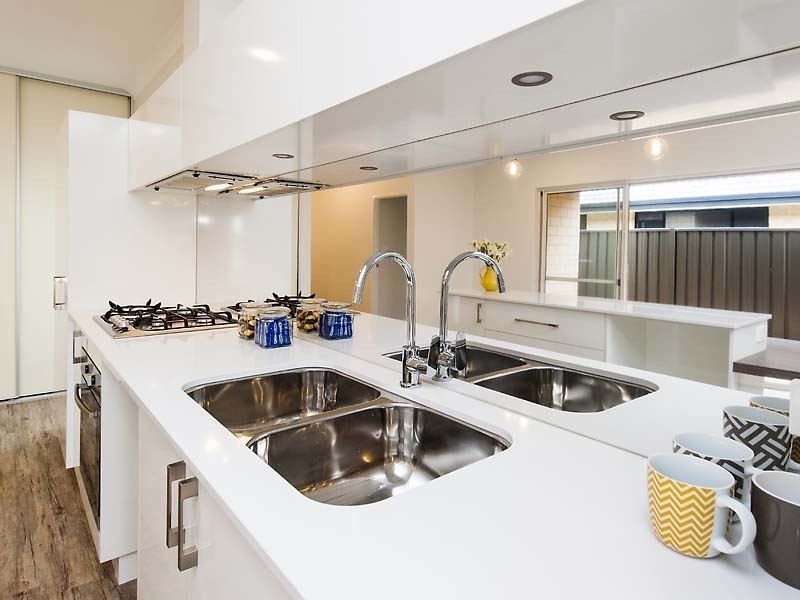 15 Flagship Avenue, Waikiki WA 6169