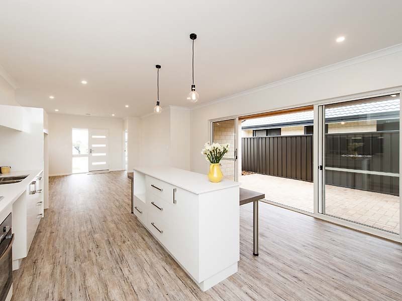 15 Flagship Avenue, Waikiki WA 6169