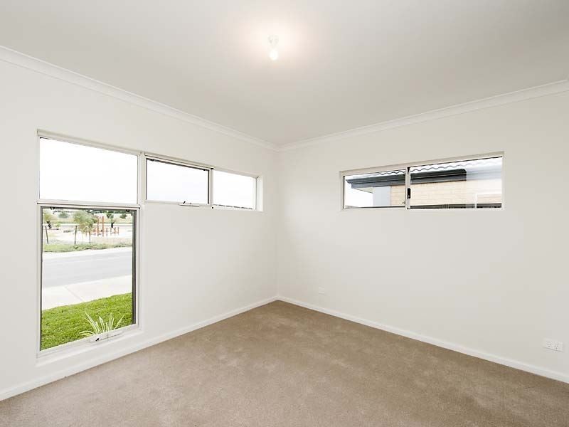 15 Flagship Avenue, Waikiki WA 6169