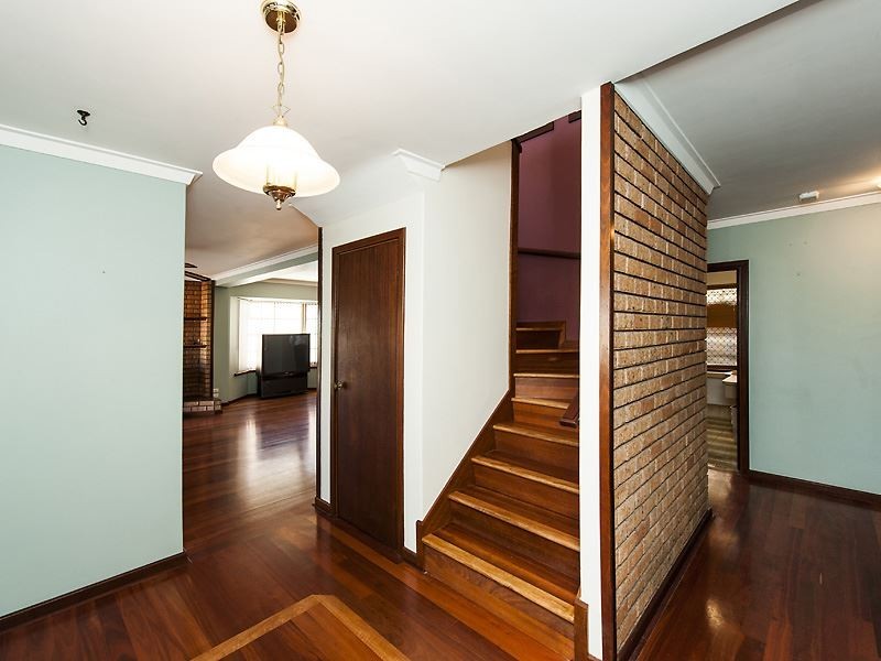 6 Penguin Road, Shoalwater WA 6169