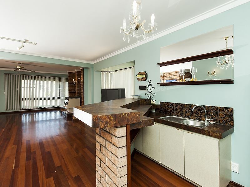 6 Penguin Road, Shoalwater WA 6169