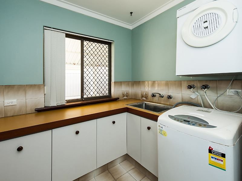 6 Penguin Road, Shoalwater WA 6169