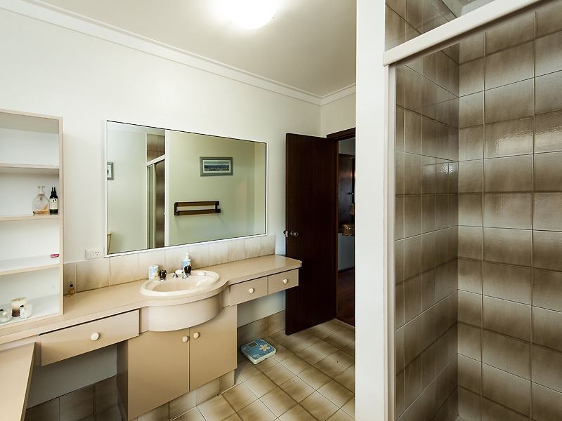 6 Penguin Road, Shoalwater WA 6169