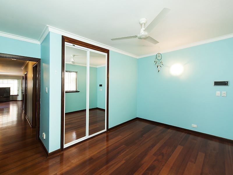 6 Penguin Road, Shoalwater WA 6169