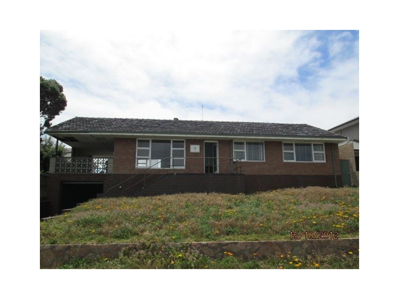 4 Warnbro Beach Road, Safety Bay WA 6169