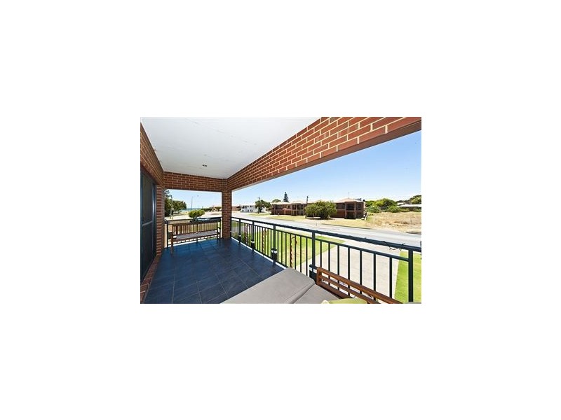 1/9 Victoria Street, Rockingham WA 6168