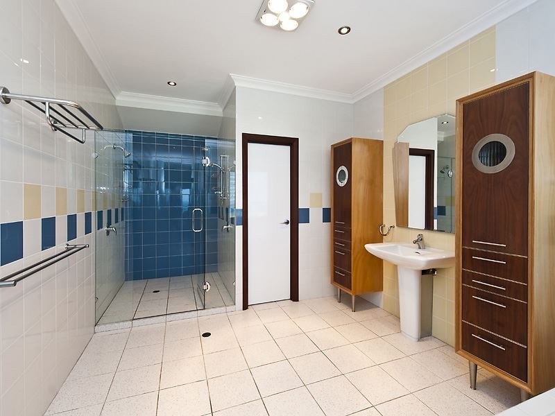 126 Arcadia Drive, Shoalwater WA 6169