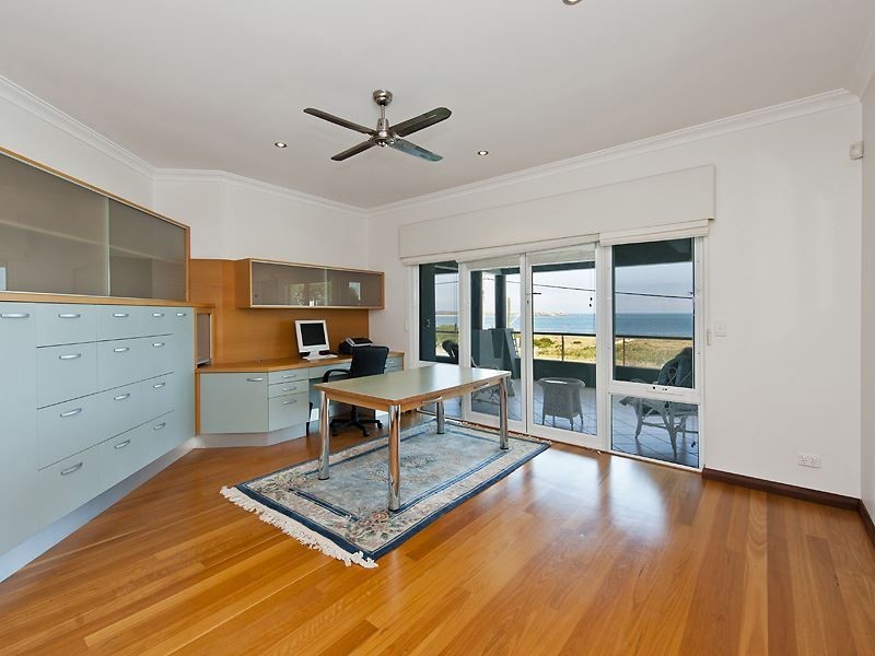 126 Arcadia Drive, Shoalwater WA 6169