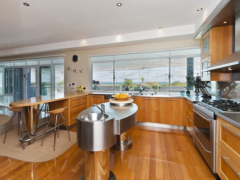 126 Arcadia Drive, Shoalwater WA 6169