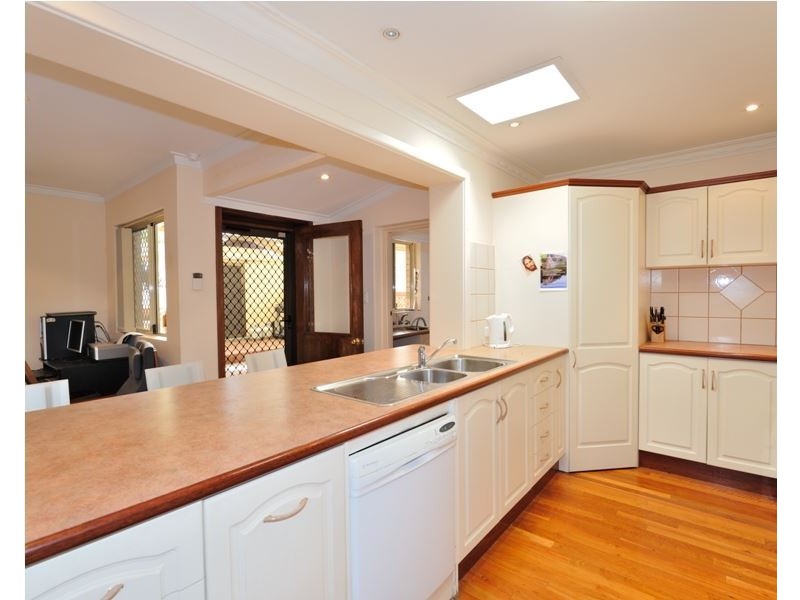 144 Safety Bay Road, Shoalwater WA 6169