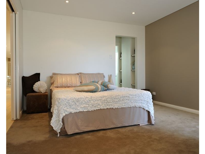 2/216 Arcadia Drive, Shoalwater WA 6169