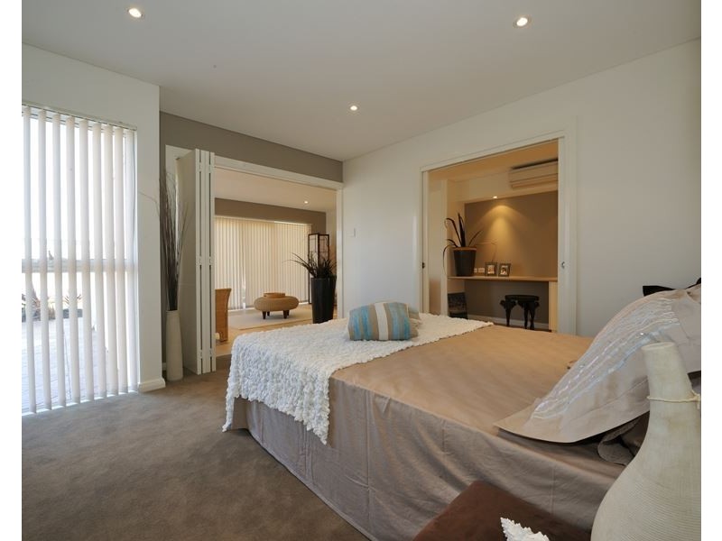 2/216 Arcadia Drive, Shoalwater WA 6169