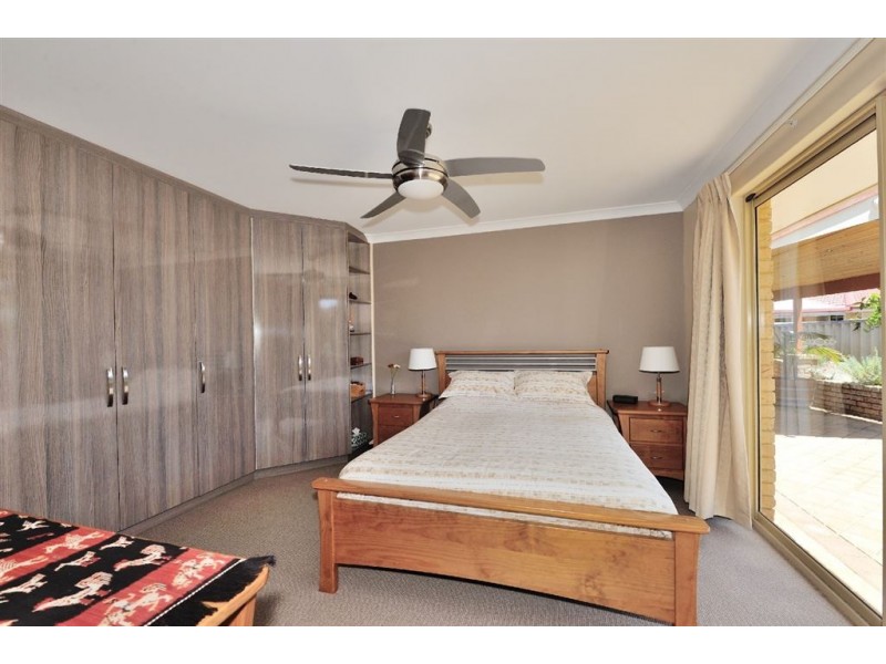 25 Springfield Court, Warnbro WA 6169