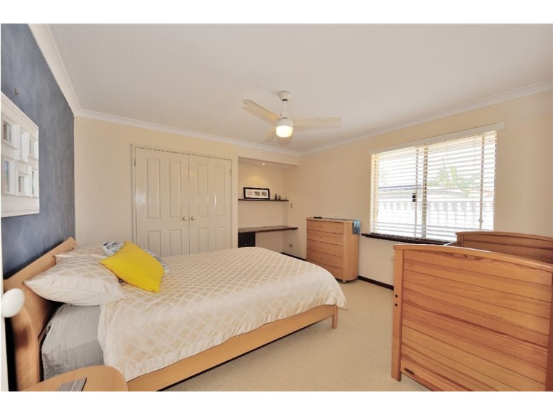 25 Springfield Court, Warnbro WA 6169