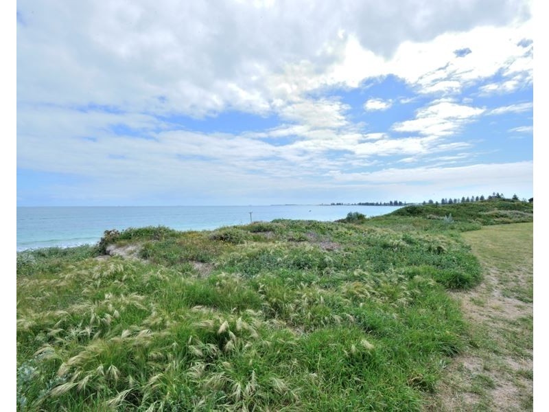 42B Warnbro Beach Road, Safety Bay WA 6169