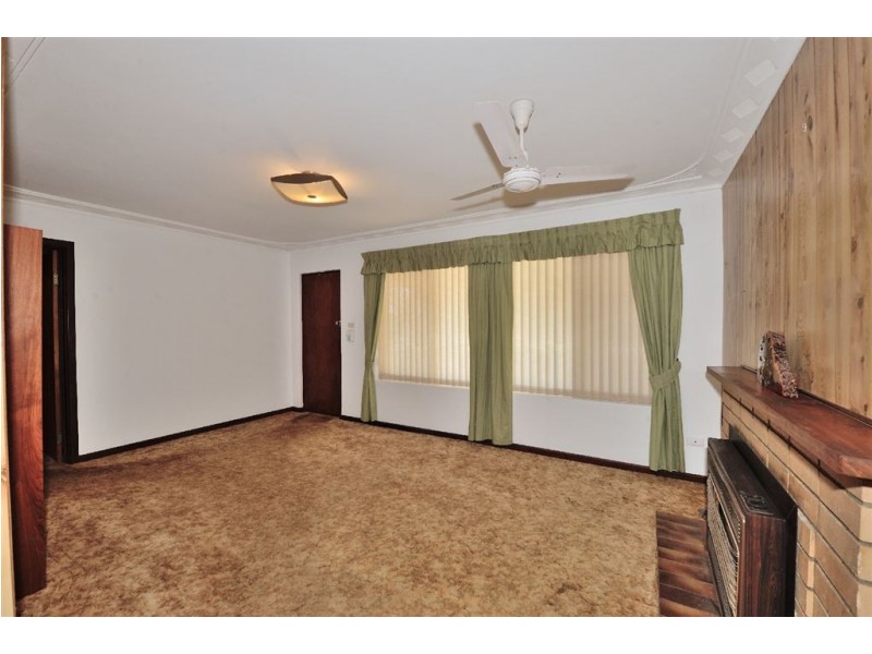 10 Waller Street, Rockingham WA 6168