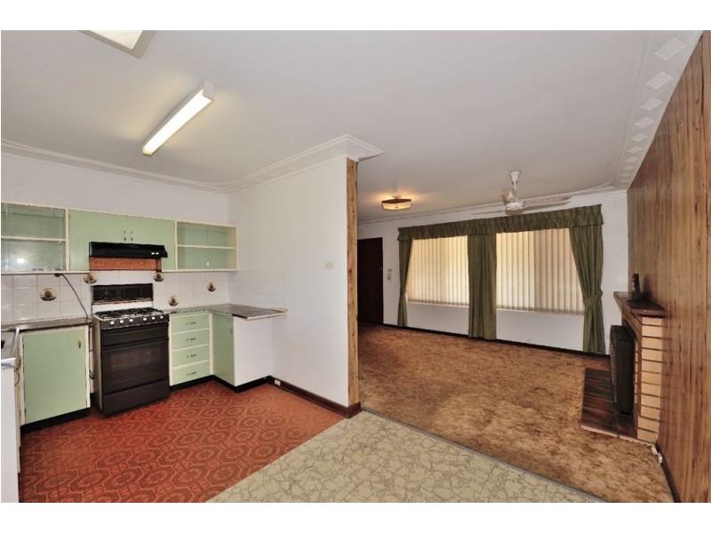 10 Waller Street, Rockingham WA 6168