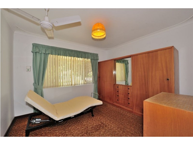 10 Waller Street, Rockingham WA 6168