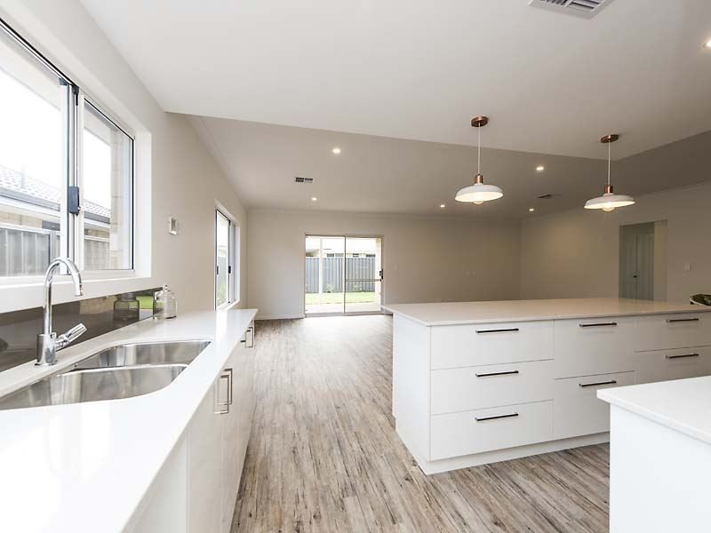 6 Sabot Avenue, Waikiki WA 6169