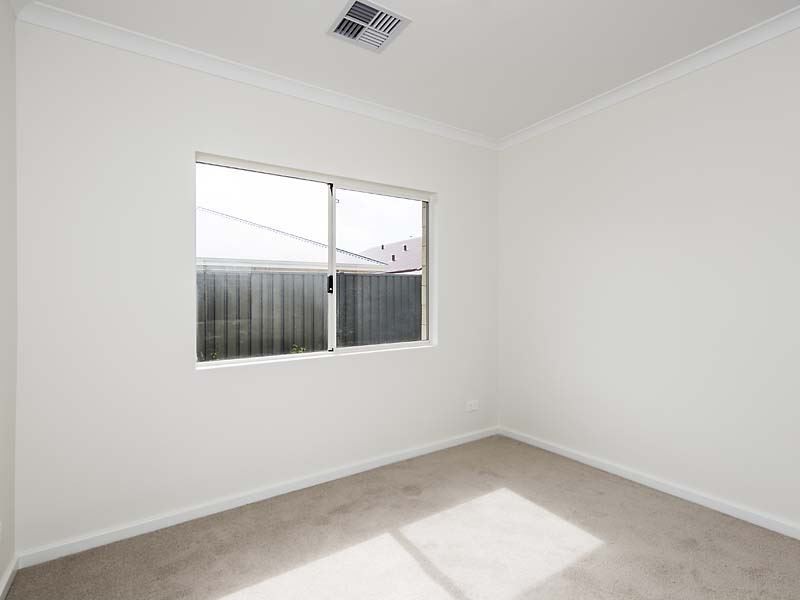 6 Sabot Avenue, Waikiki WA 6169