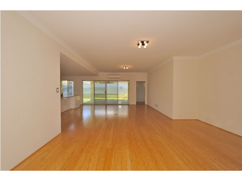 8 McKenzie Road, Shoalwater WA 6169