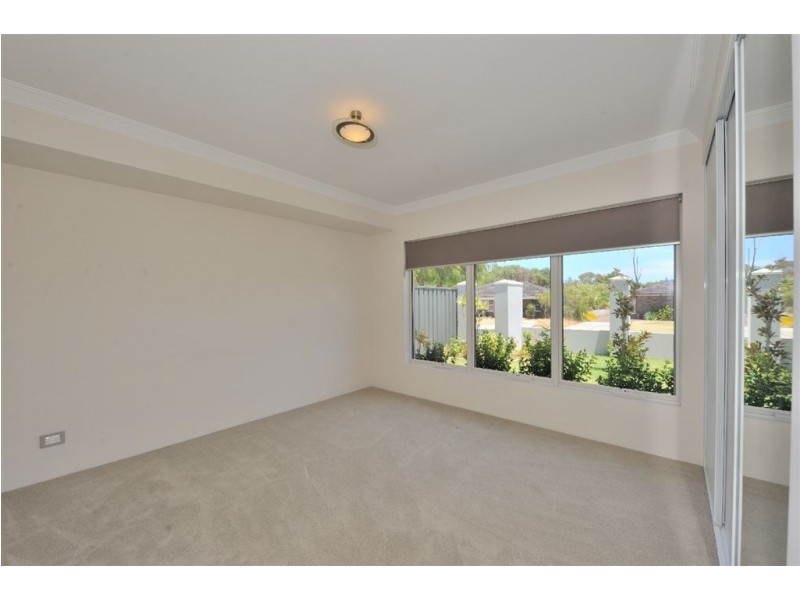 8 McKenzie Road, Shoalwater WA 6169