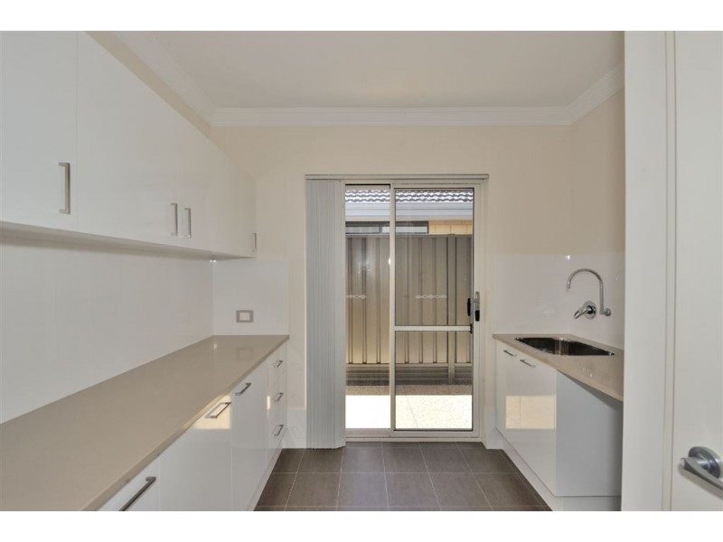 8 McKenzie Road, Shoalwater WA 6169