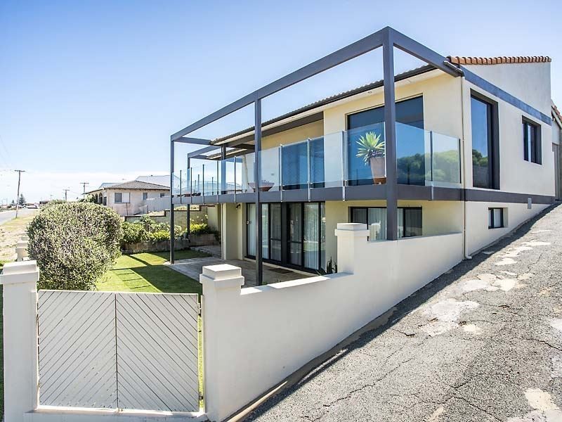 106 Warnbro Beach Road, Waikiki WA 6169