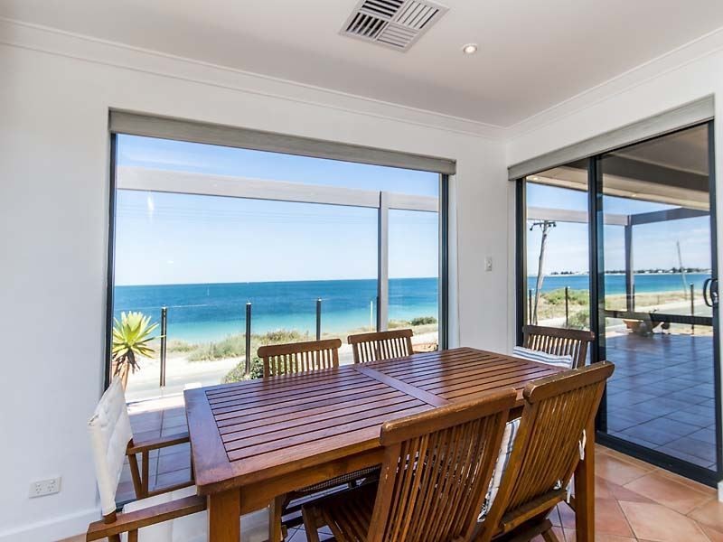 106 Warnbro Beach Road, Waikiki WA 6169