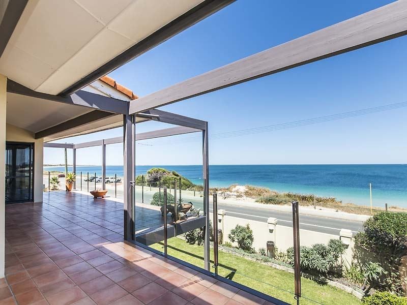 106 Warnbro Beach Road, Waikiki WA 6169