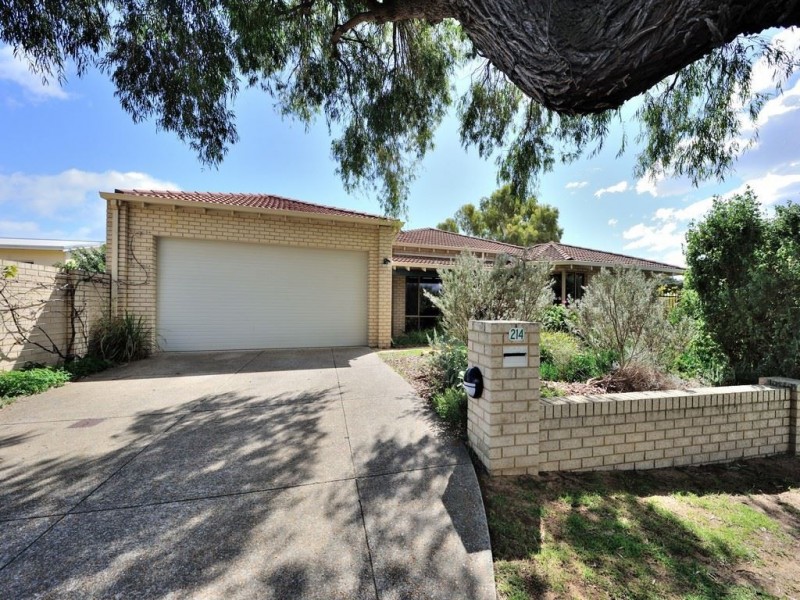 214 Kent Street, Rockingham WA 6168