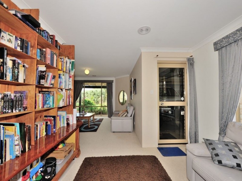 214 Kent Street, Rockingham WA 6168