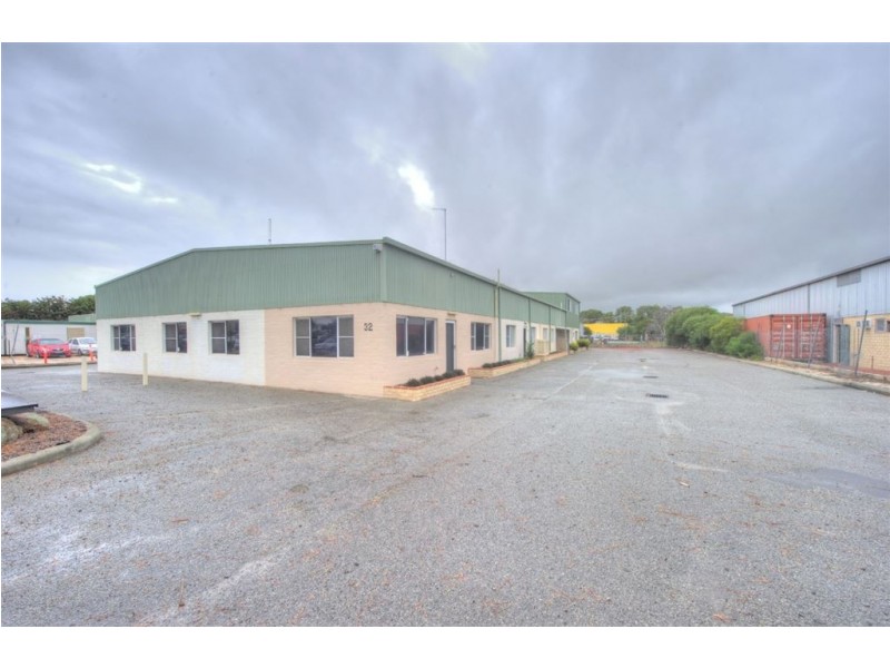 2/32 Crompton Road, Rockingham WA 6168