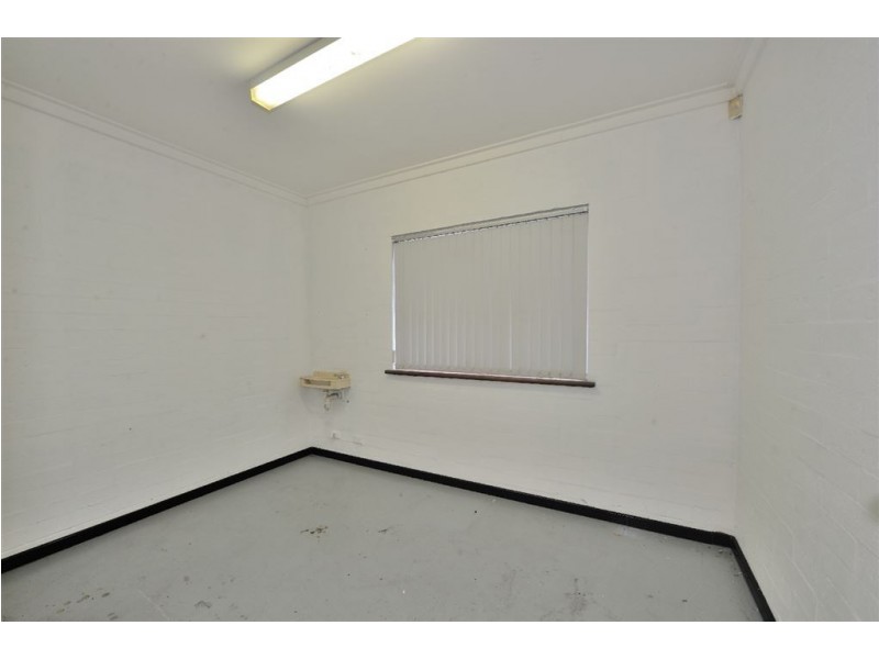 2/32 Crompton Road, Rockingham WA 6168