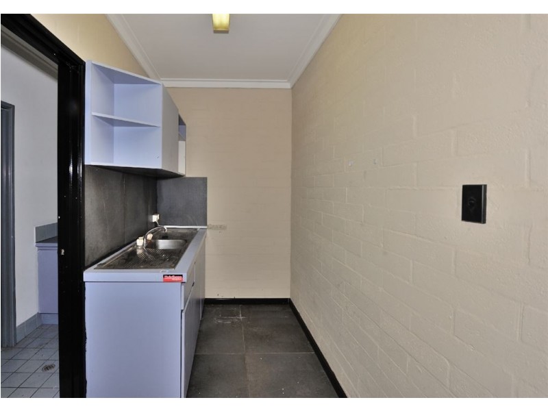 2/32 Crompton Road, Rockingham WA 6168