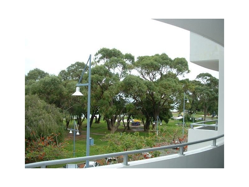 15/17 Rockingham Beach Road, Rockingham WA 6168