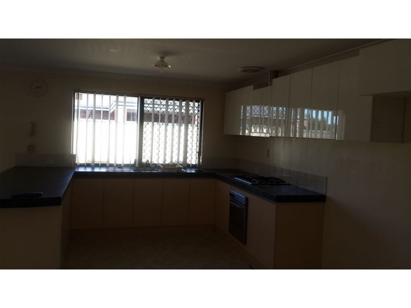 5 Seaspray Place, Waikiki WA 6169