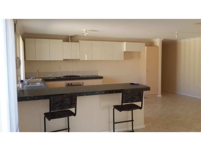 5 Seaspray Place, Waikiki WA 6169