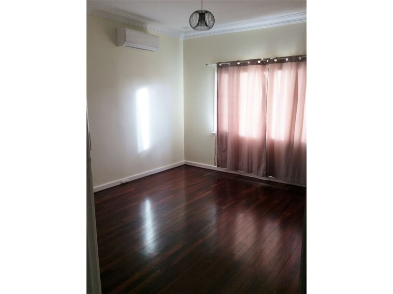 148 Safety Bay Road, Shoalwater WA 6169