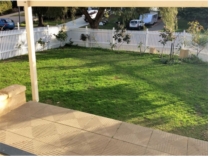 148 Safety Bay Road, Shoalwater WA 6169