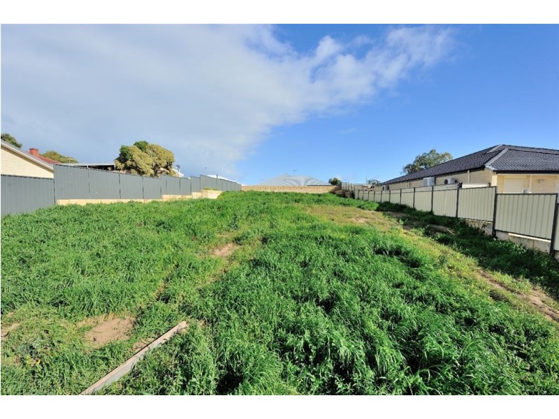 143 Safety Bay Road, Shoalwater WA 6169