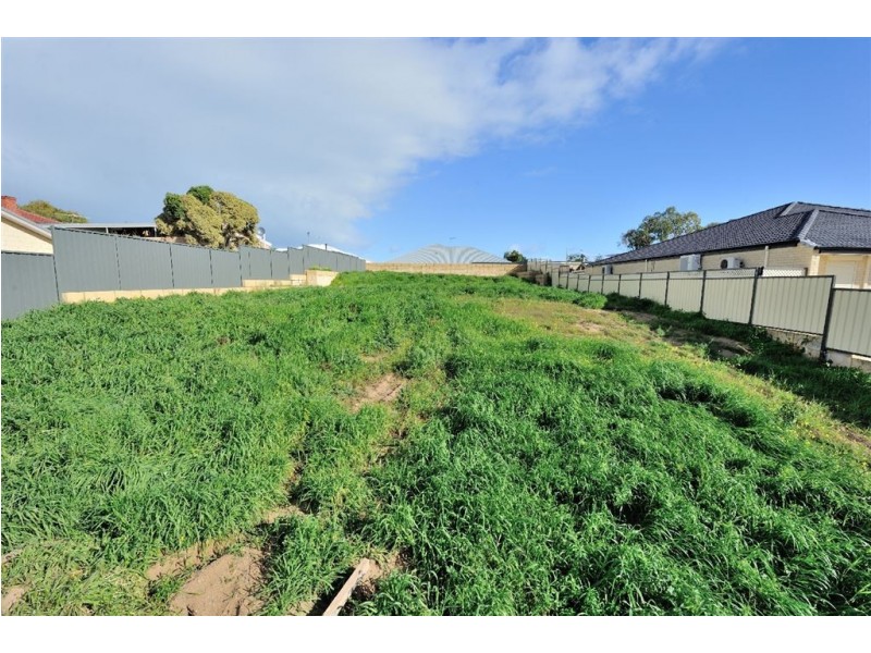 143 Safety Bay Road, Shoalwater WA 6169