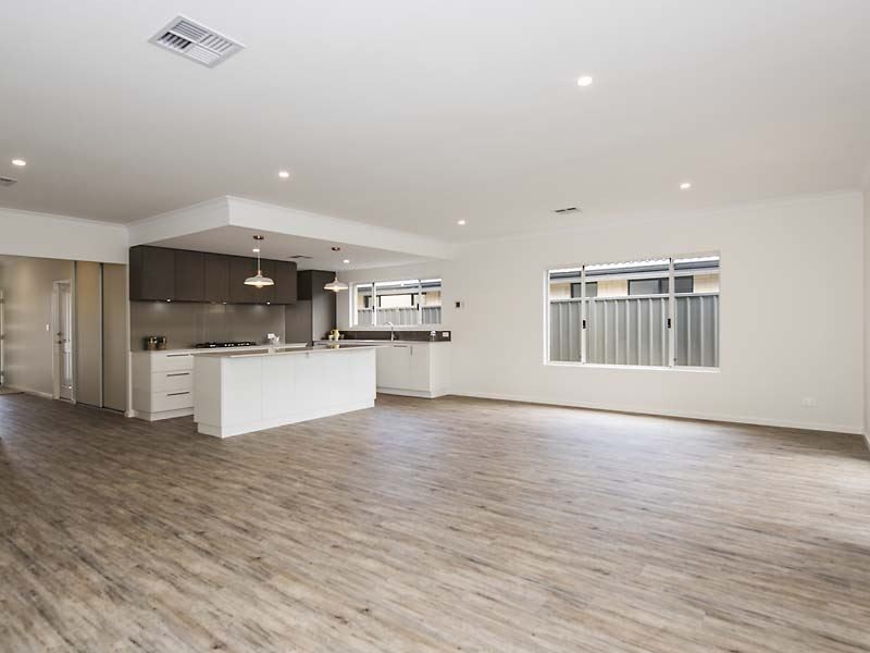 6 Sabot Avenue, Waikiki WA 6169