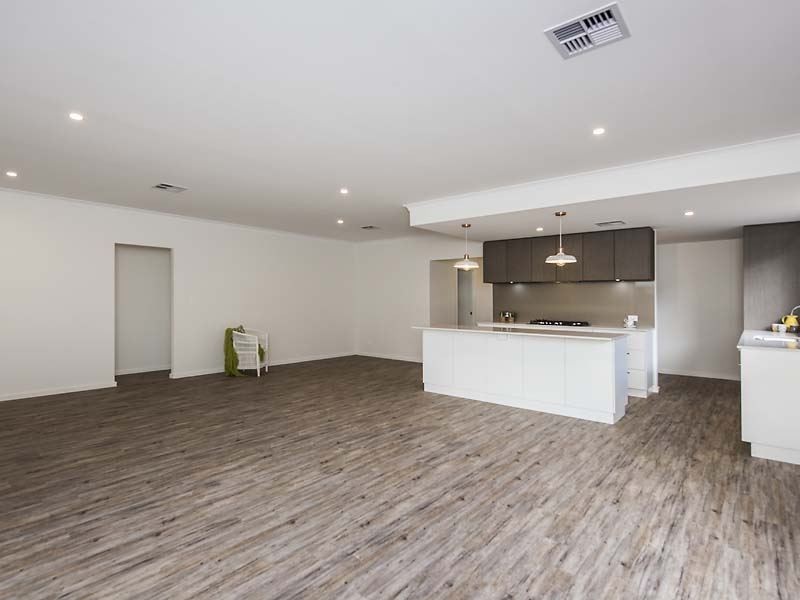 6 Sabot Avenue, Waikiki WA 6169