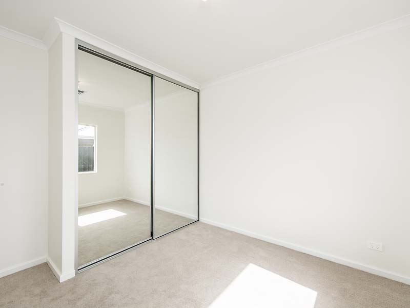 6 Sabot Avenue, Waikiki WA 6169